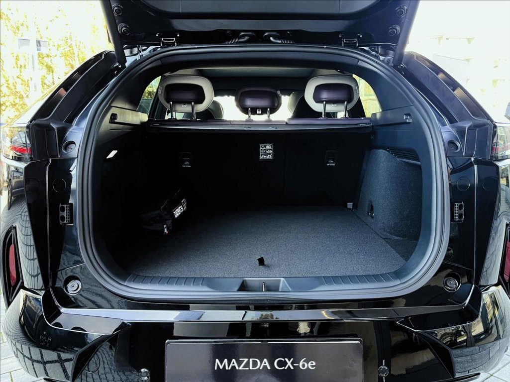 Mazda CX-6e