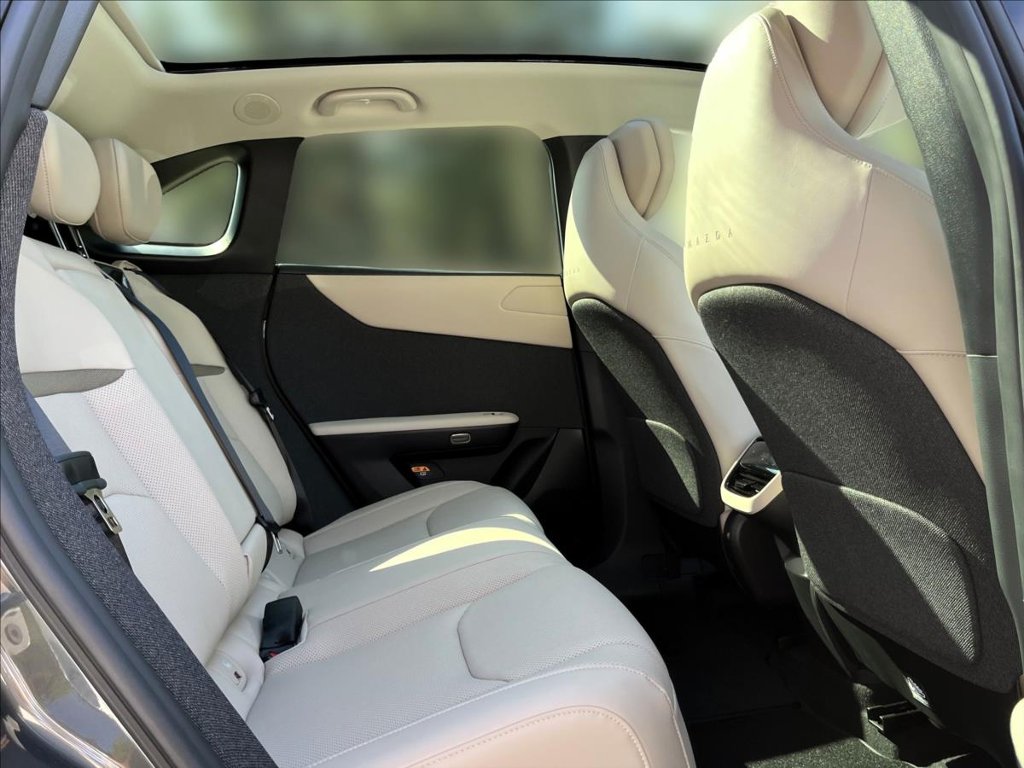 Mazda CX-6e