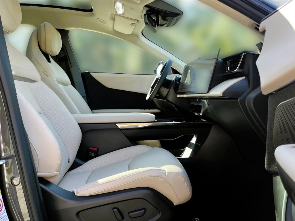 Mazda CX-6e