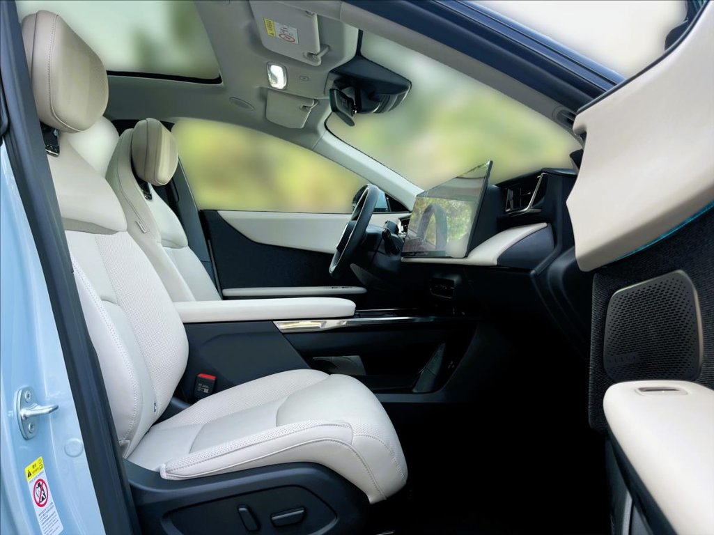 Mazda CX-6e