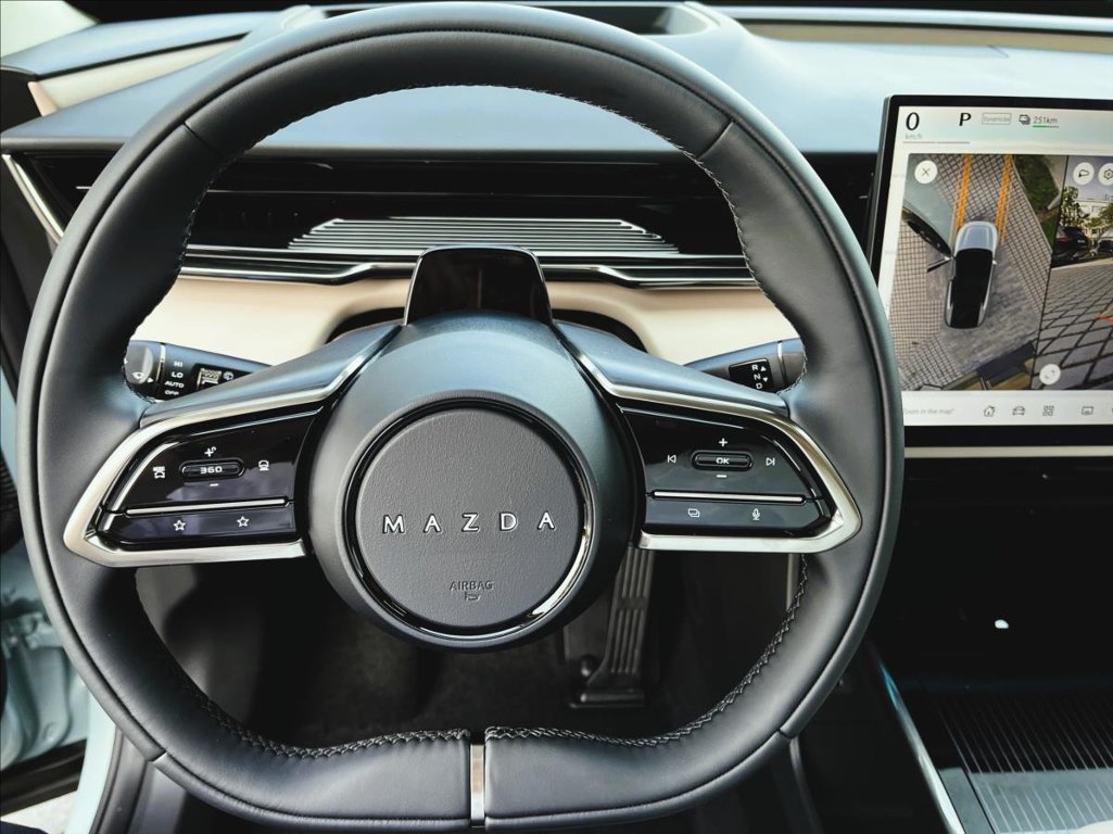 Mazda CX-6e